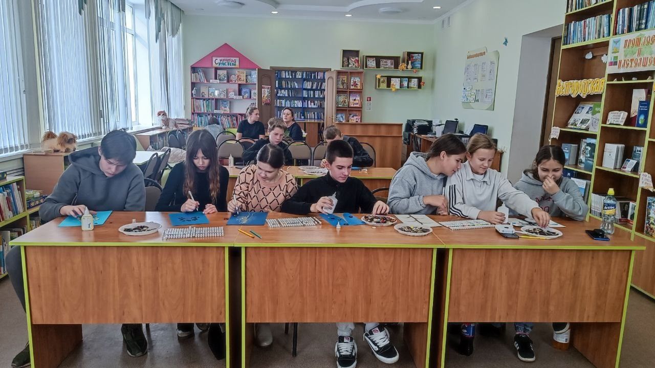 Олег Медведев: Дорогие яковлевцы!. Первая учебная четверть позади, и школьники округа встретили долгожданные каникулы!  Первый же день показал: скучать им некогда.Радует, что ребята выбирают разнообразный и полезный досуг... Олег Медведев: Дорогие яковлевцы!. Первая учебная четверть позади, и школьники округа встретили долгожданные каникулы!  Первый же день показал: скучать им некогда.Радует, что ребята выбирают разнообразный и полезный досуг...