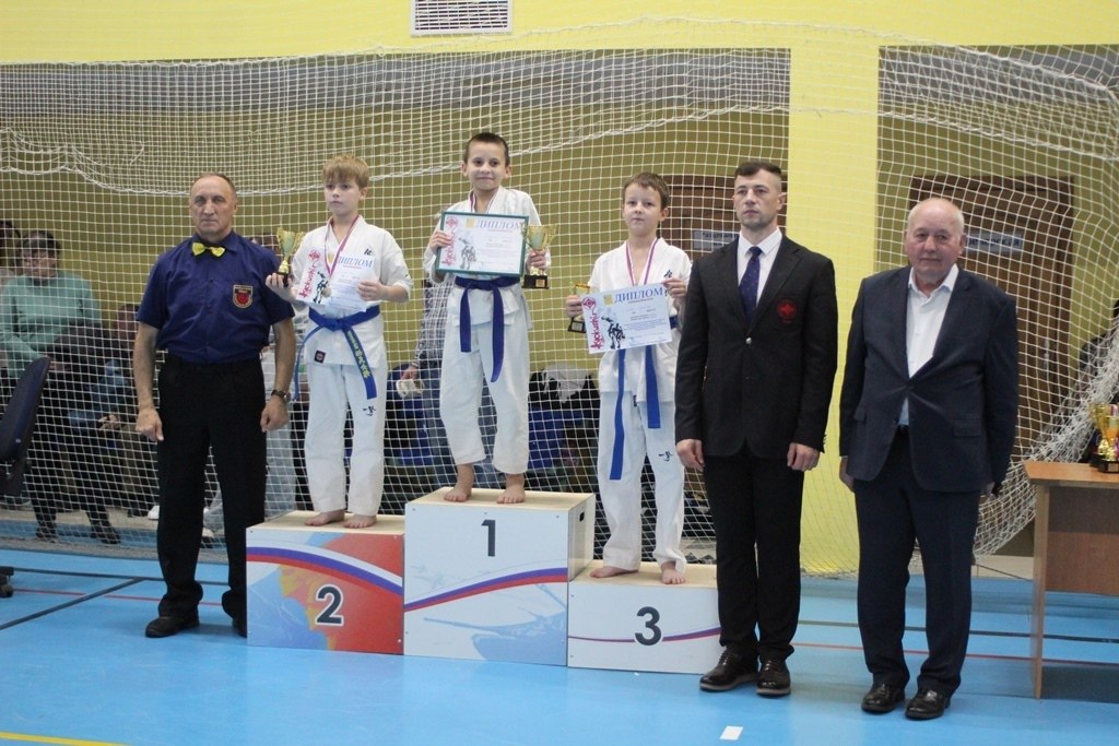 Вейделевские юные спортсмены достойно выступили на Открытом первенстве Белгородской области по киокусинкай среди юношей и девушек Вейделевские юные спортсмены достойно выступили на Открытом первенстве Белгородской области по киокусинкай среди юношей и девушек