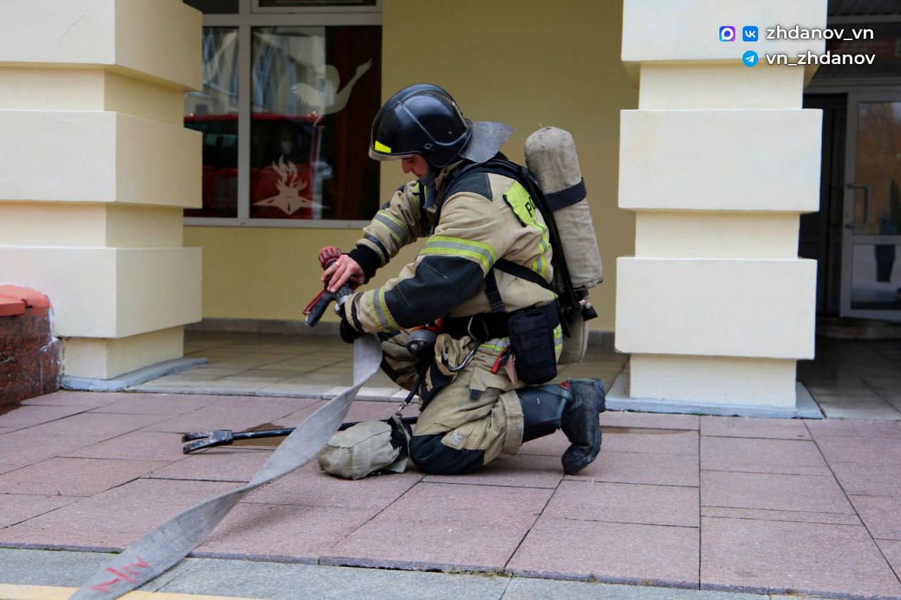 Безопасность – в приоритете! В Старом Осколе прошли пожарно-тактические учения Безопасность – в приоритете! В Старом Осколе прошли пожарно-тактические учения