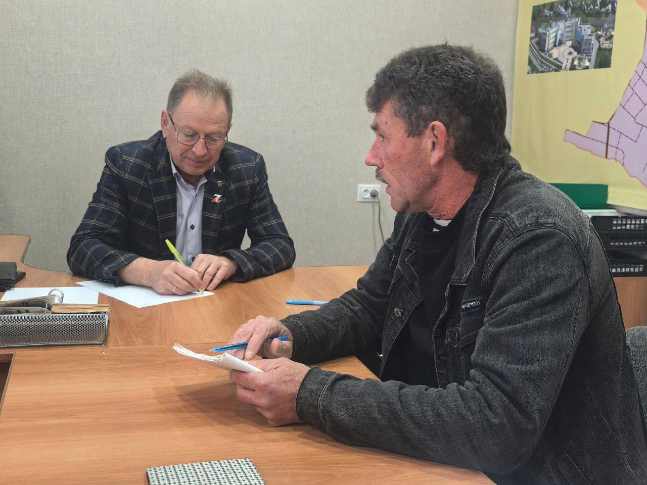 Алексей Дыбов: Провёл приём граждан на Рождественской территории Алексей Дыбов: Провёл приём граждан на Рождественской территории