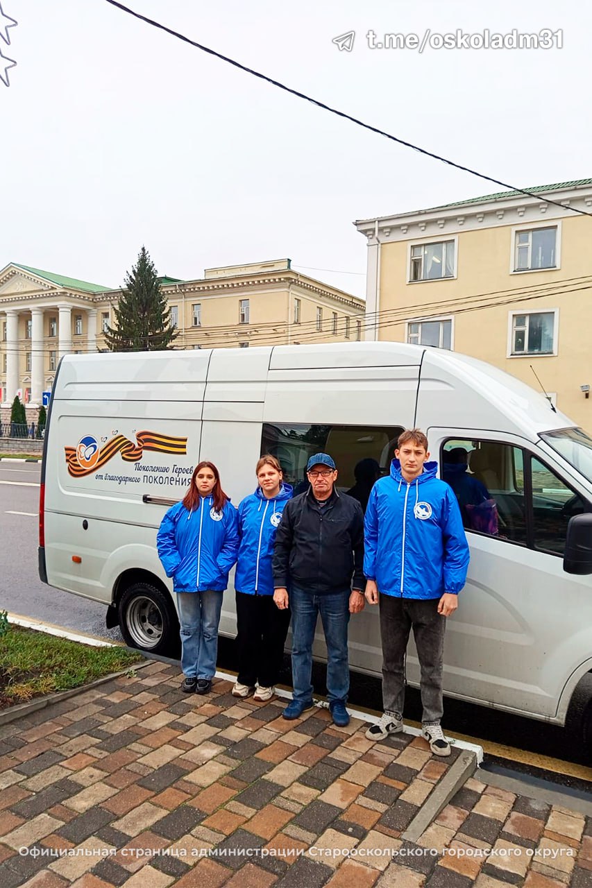 Старый Оскол помнит своих Героев: уборка памятника Дмитрию Тулинову Старый Оскол помнит своих Героев: уборка памятника Дмитрию Тулинову