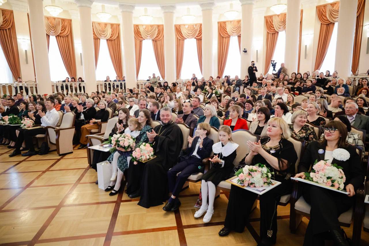 Владимир Жданов: Талантливые старооскольцы отмечены Губернаторской стипендией в области культуры Владимир Жданов: Талантливые старооскольцы отмечены Губернаторской стипендией в области культуры