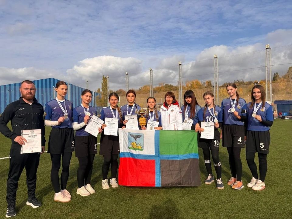 Ракитянские спортсменки в составе сборной региона стали серебряными призёрами первенства России по лапте