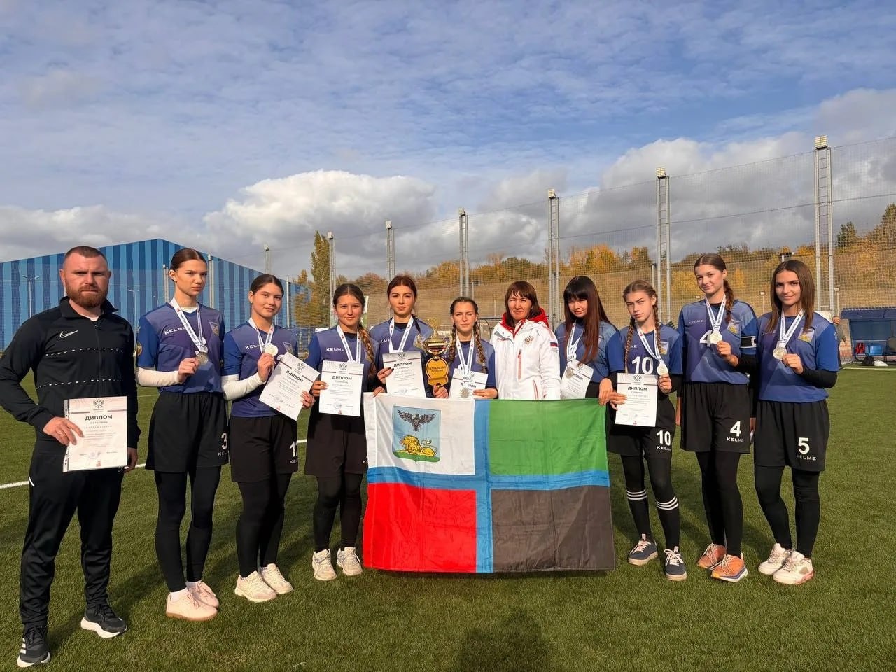 Ракитянские спортсменки в составе сборной региона стали серебряными призёрами первенства России по лапте