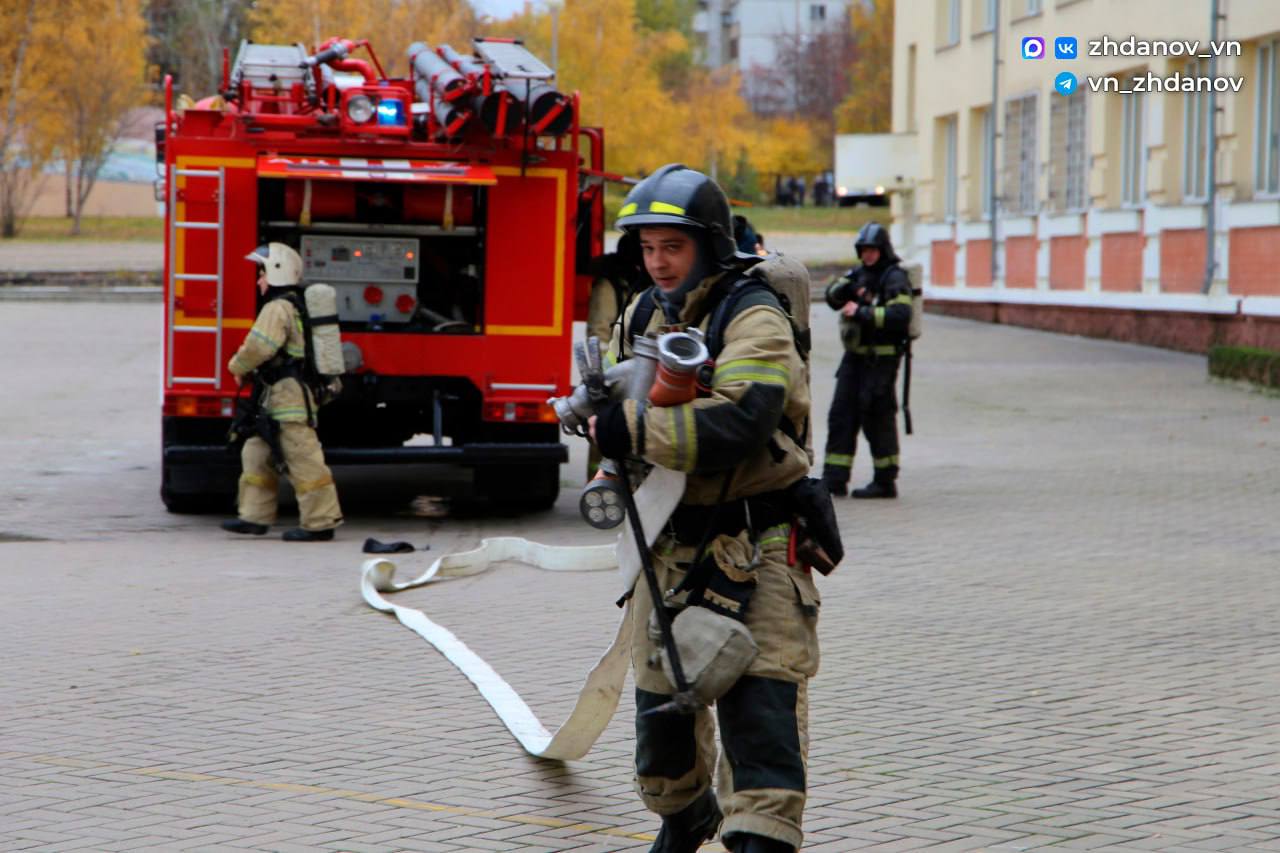 Безопасность – в приоритете! В Старом Осколе прошли пожарно-тактические учения Безопасность – в приоритете! В Старом Осколе прошли пожарно-тактические учения