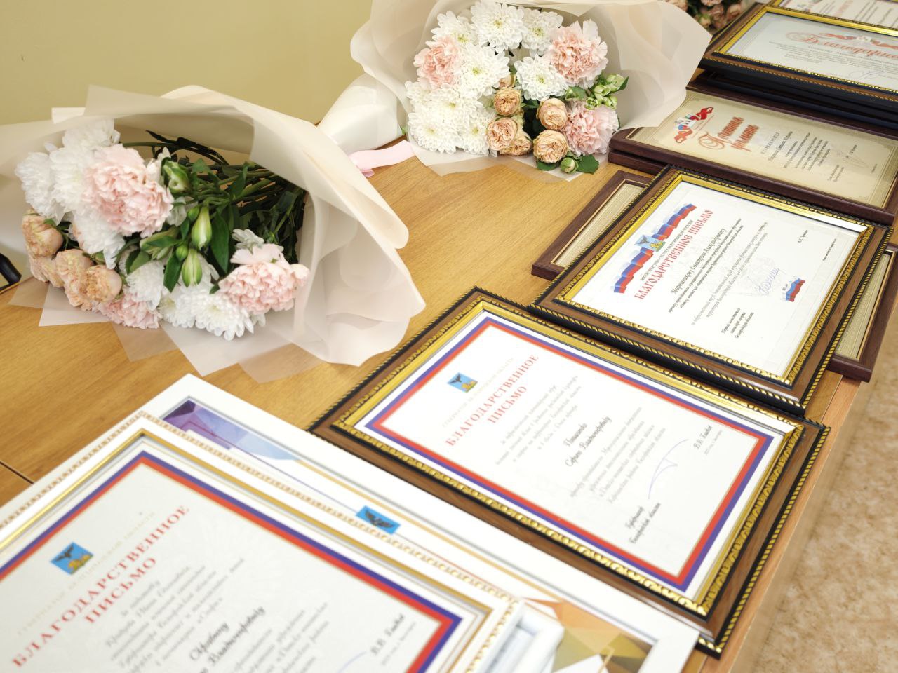 Николай Нестеров: Лично поздравил с профессиональным праздником и вручил заслуженные награды нашим тренерам и преподавателям физической культуры Николай Нестеров: Лично поздравил с профессиональным праздником и вручил заслуженные награды нашим тренерам и преподавателям физической культуры