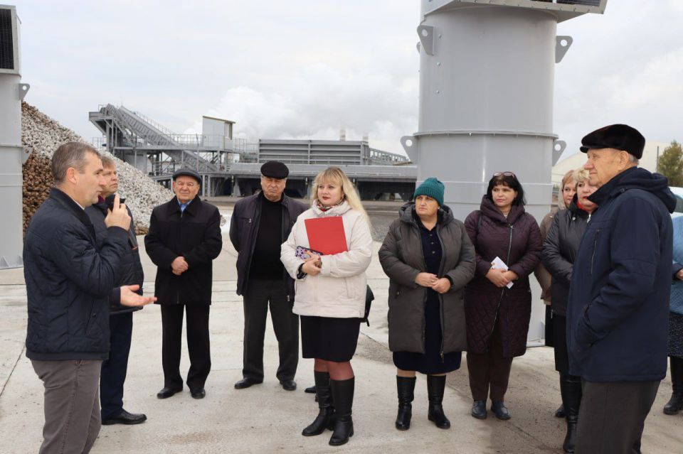 Сегодня в городском поселении «Поселок Пятницкое» состоялось выездное заседание коллегии, посвященное оценке достижений поселения и обсуждению перспектив развития