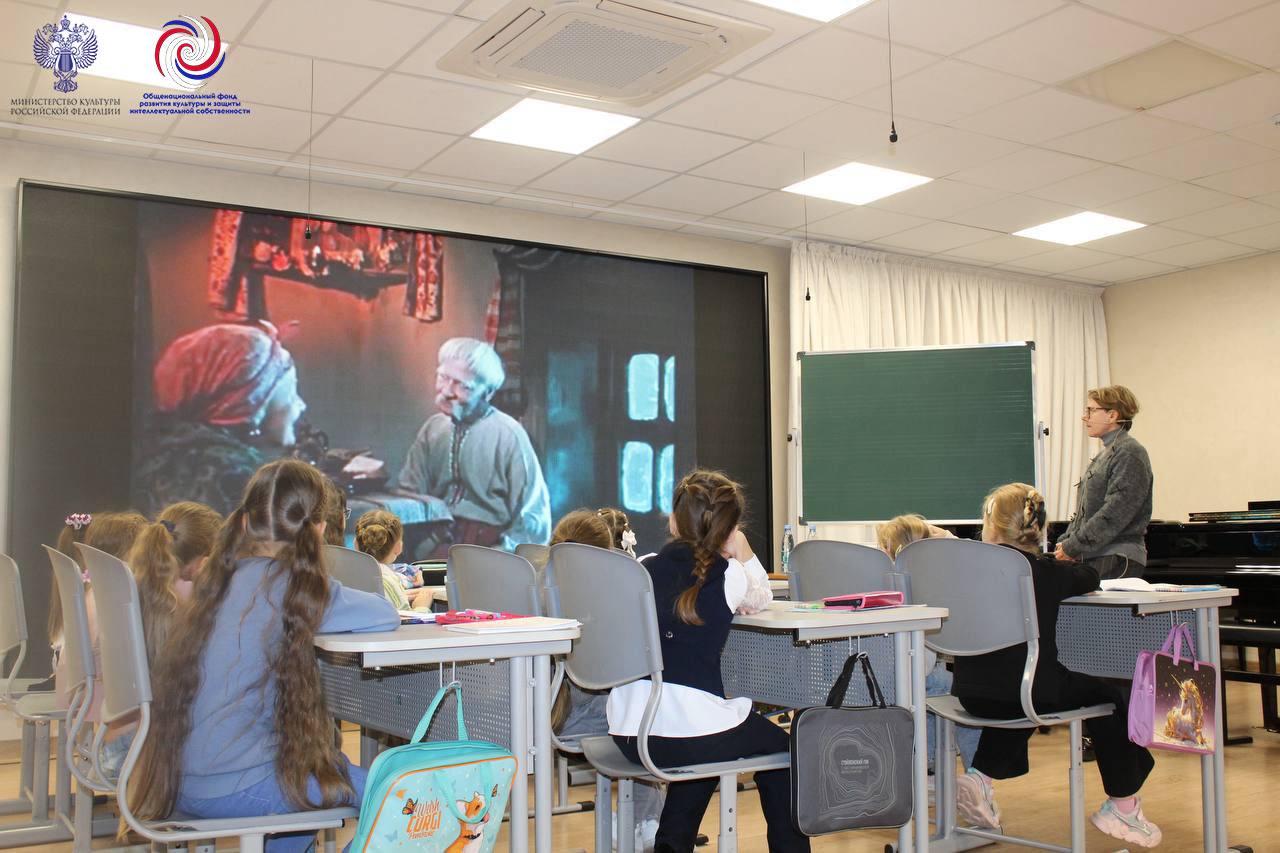 Завершилась работа второго дня мероприятий художественно-просветительской программы «Новое передвижничество», при поддержке Общенационального фонда развития культуры и защиты интеллектуальной собственности Завершилась работа второго дня мероприятий художественно-просветительской программы «Новое передвижничество», при поддержке Общенационального фонда развития культуры и защиты интеллектуальной собственности