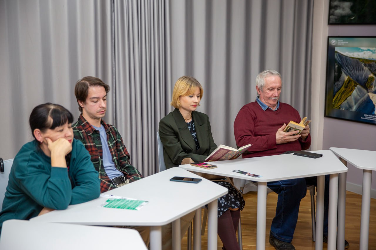 В Белгородской научной библиотеке состоялась встреча книжного клуба В Белгородской научной библиотеке состоялась встреча книжного клуба