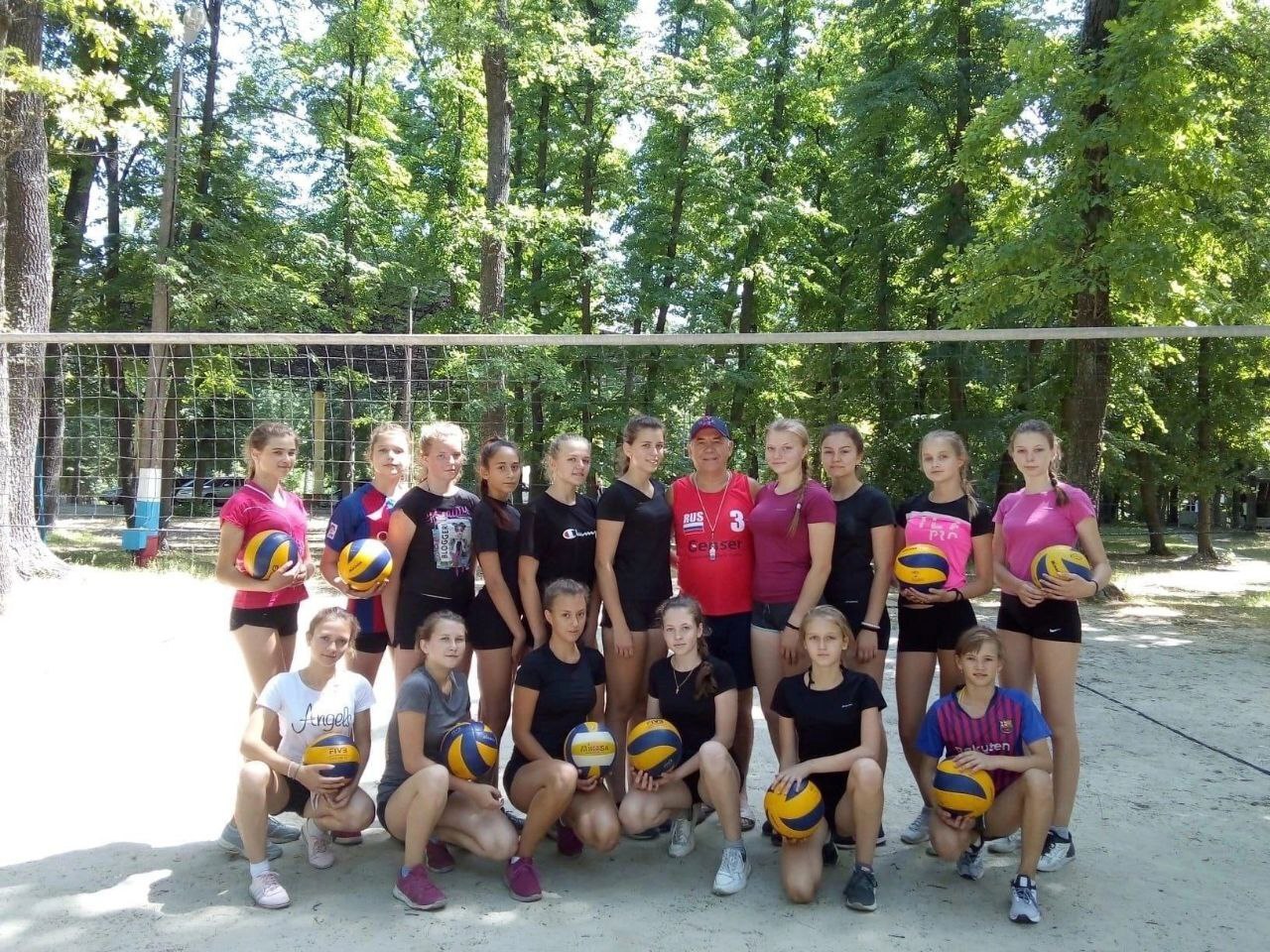 Уважаемые тренеры, преподаватели физической культуры и ветераны спорта Грайворонского округа! Поздравляем вас с профессиональным праздником – Днём тренера! Уважаемые тренеры, преподаватели физической культуры и ветераны спорта Грайворонского округа! Поздравляем вас с профессиональным праздником – Днём тренера!