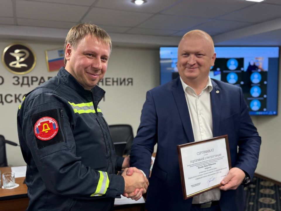 Андрей Иконников: Поздравил победителей и призеров Всероссийского конкурса врачей и специалистов с высшим немедицинским, средним медицинским и фармацевтическим образованием в 2025 году