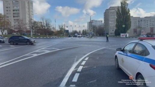 Вниманию автомобилистов. В Белгороде на пересечении проспекта Ватутина - улицы Губкина произошло плановое отключение светофора Движение регулируют сотрудники Госавтоинспекции Будьте внимательны, следуйте...