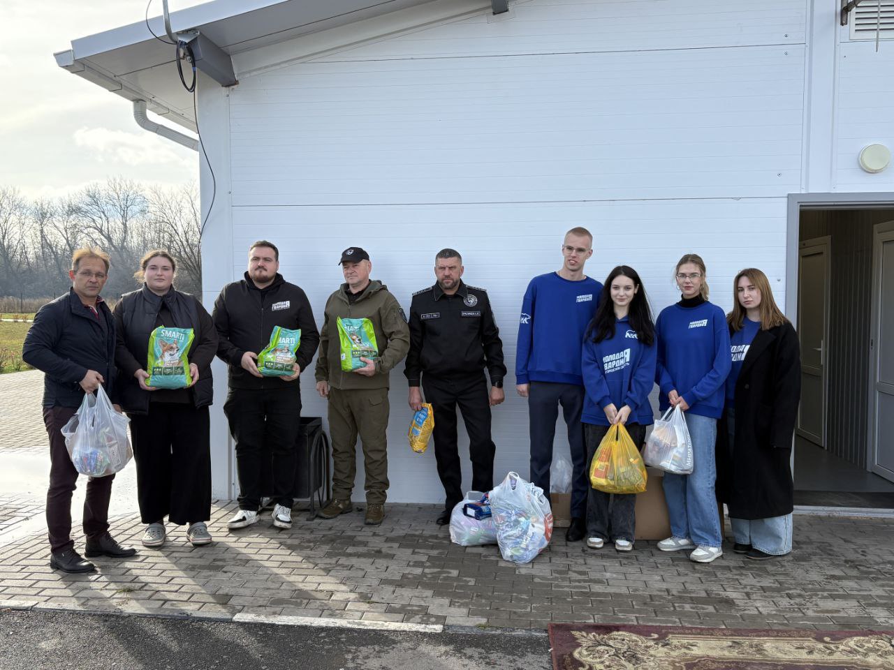 Олег Медведев: Сегодня Молодогвардейцы совместно с Экоохотнадзором Белгородской области в рамках Федерального партийного проекта «Защита Животного Мира» оказали гуманитарную помощь Яковлевскому приюту запасом корма Олег Медведев: Сегодня Молодогвардейцы совместно с Экоохотнадзором Белгородской области в рамках Федерального партийного проекта «Защита Животного Мира» оказали гуманитарную помощь Яковлевскому приюту запасом корма