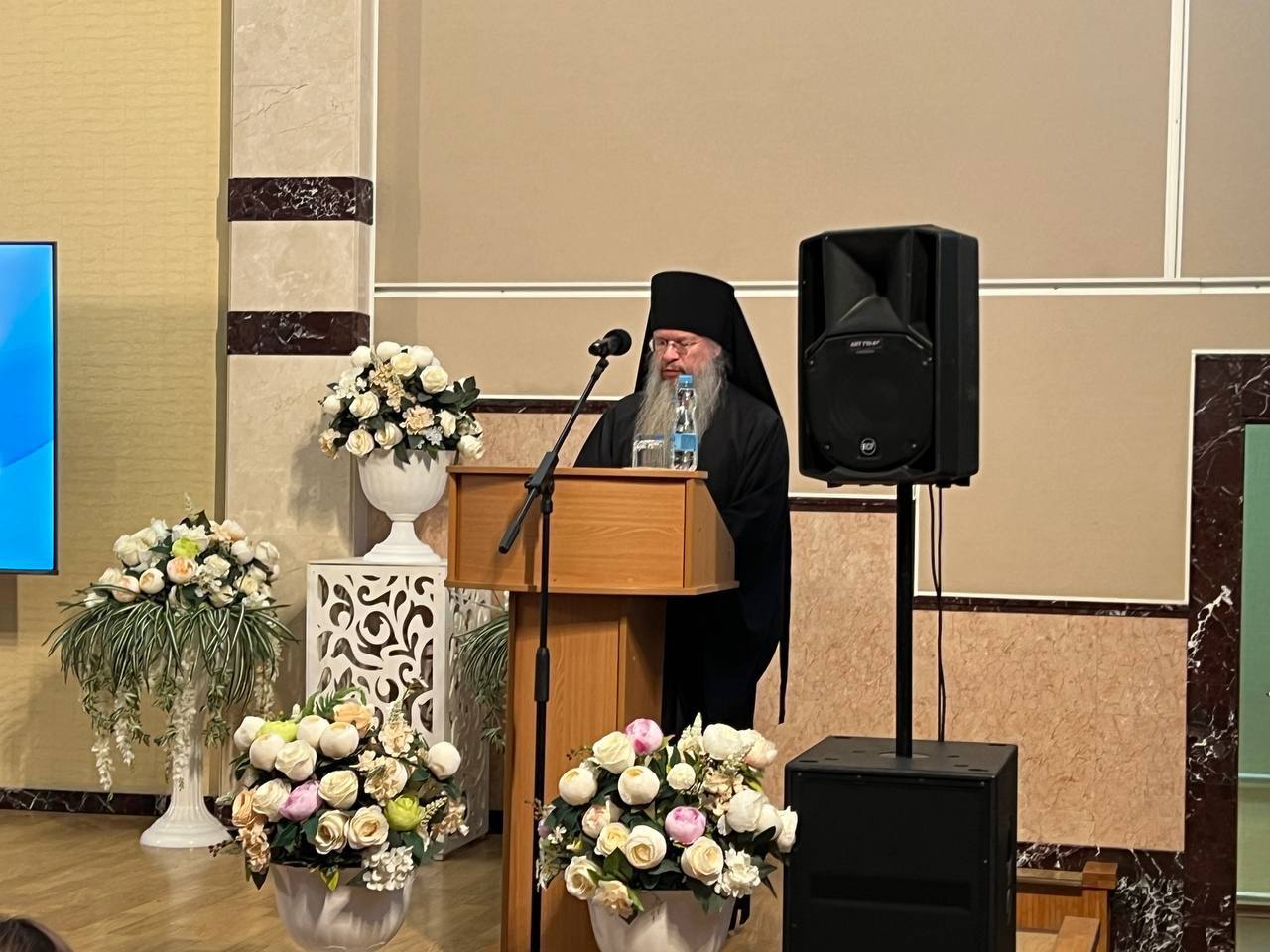 Михаил Лобазнов: Сегодня в Губкине прошли XIII Епархиальные образовательные чтения на тему «Просвещение и нравственность: формирование личности и вызовы времени» Михаил Лобазнов: Сегодня в Губкине прошли XIII Епархиальные образовательные чтения на тему «Просвещение и нравственность: формирование личности и вызовы времени»