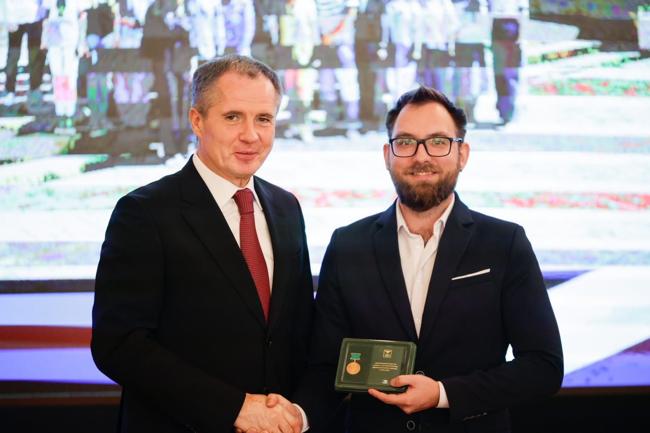 В Филармонии состоялась торжественная церемония вручения Государственных наград Российской Федерации и наград Белгородской области В Филармонии состоялась торжественная церемония вручения Государственных наград Российской Федерации и наград Белгородской области