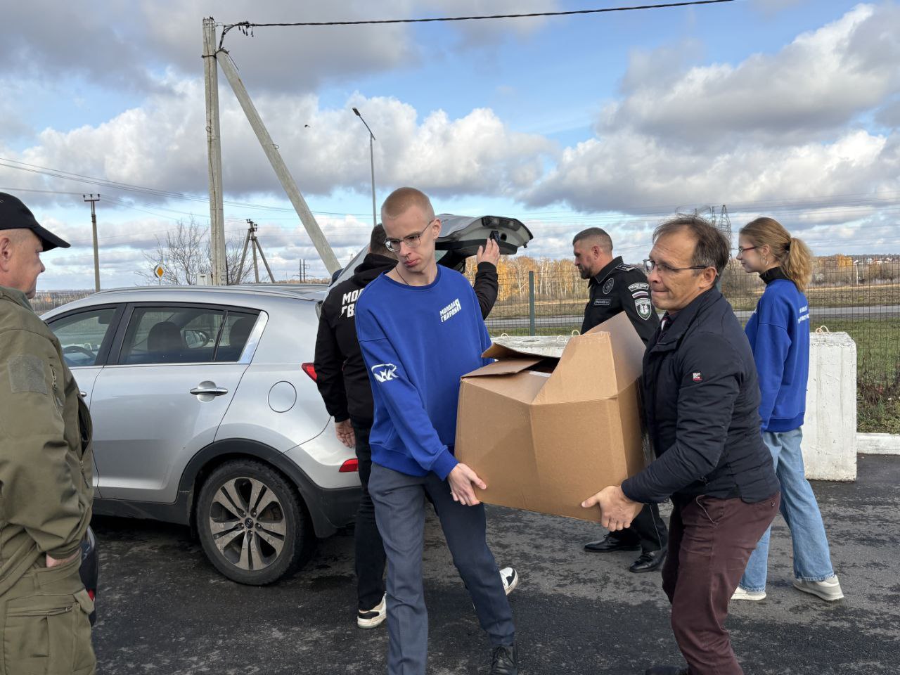 Олег Медведев: Сегодня Молодогвардейцы совместно с Экоохотнадзором Белгородской области в рамках Федерального партийного проекта «Защита Животного Мира» оказали гуманитарную помощь Яковлевскому приюту запасом корма Олег Медведев: Сегодня Молодогвардейцы совместно с Экоохотнадзором Белгородской области в рамках Федерального партийного проекта «Защита Животного Мира» оказали гуманитарную помощь Яковлевскому приюту запасом корма