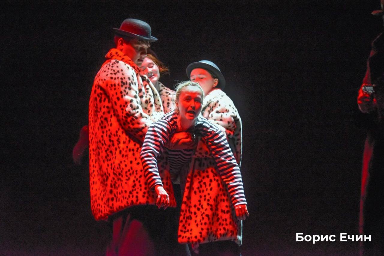 Татьяна Киреева: В ЦМИ состоялась премьера первого спектакля , созданного в рамках проекта «Арт-лаборатория молодых творцов «Пограничное искусство: Курск и Белгород» — творческого эксперимента по созданию молодёжных... Татьяна Киреева: В ЦМИ состоялась премьера первого спектакля , созданного в рамках проекта «Арт-лаборатория молодых творцов «Пограничное искусство: Курск и Белгород» — творческого эксперимента по созданию молодёжных...