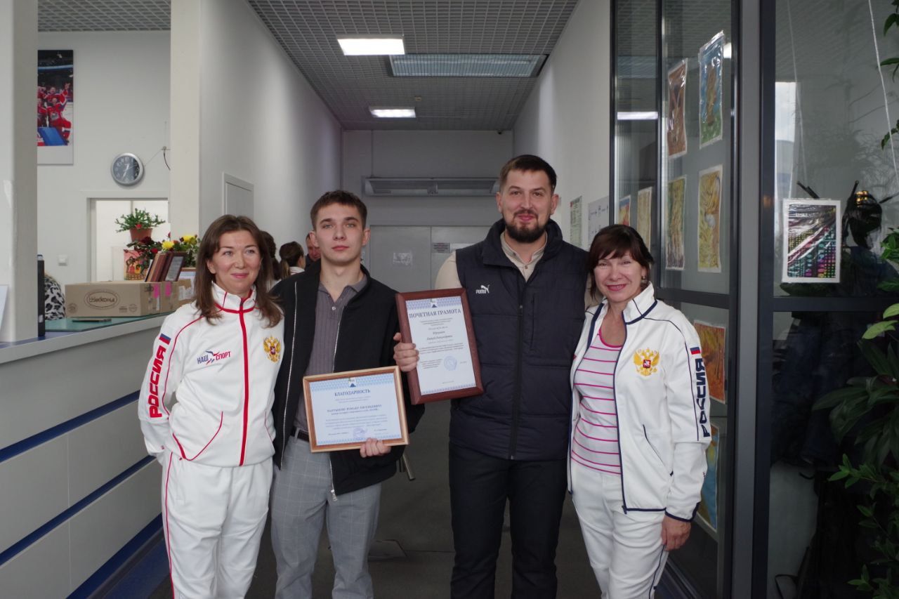 Олег Медведев: С Днём тренера!. Вместо свистков и команд — смех, рукопожатия и уютная атмосфера Олег Медведев: С Днём тренера!. Вместо свистков и команд — смех, рукопожатия и уютная атмосфера