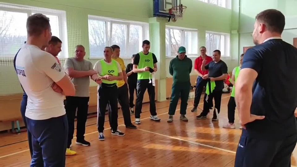 Олег Медведев: В рамках спортивного проекта «Регби — новые возможности!», реализуемого при поддержке благотворительного фонда Тимченко, в СОШ №2 города Строителя состоялся обучающий семинар по тэг-регби объединивший...