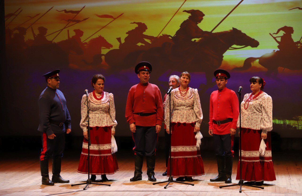 В РЦКР «Молодёжный» прошло торжественное мероприятие, посвящённое Дню народного единства В РЦКР «Молодёжный» прошло торжественное мероприятие, посвящённое Дню народного единства