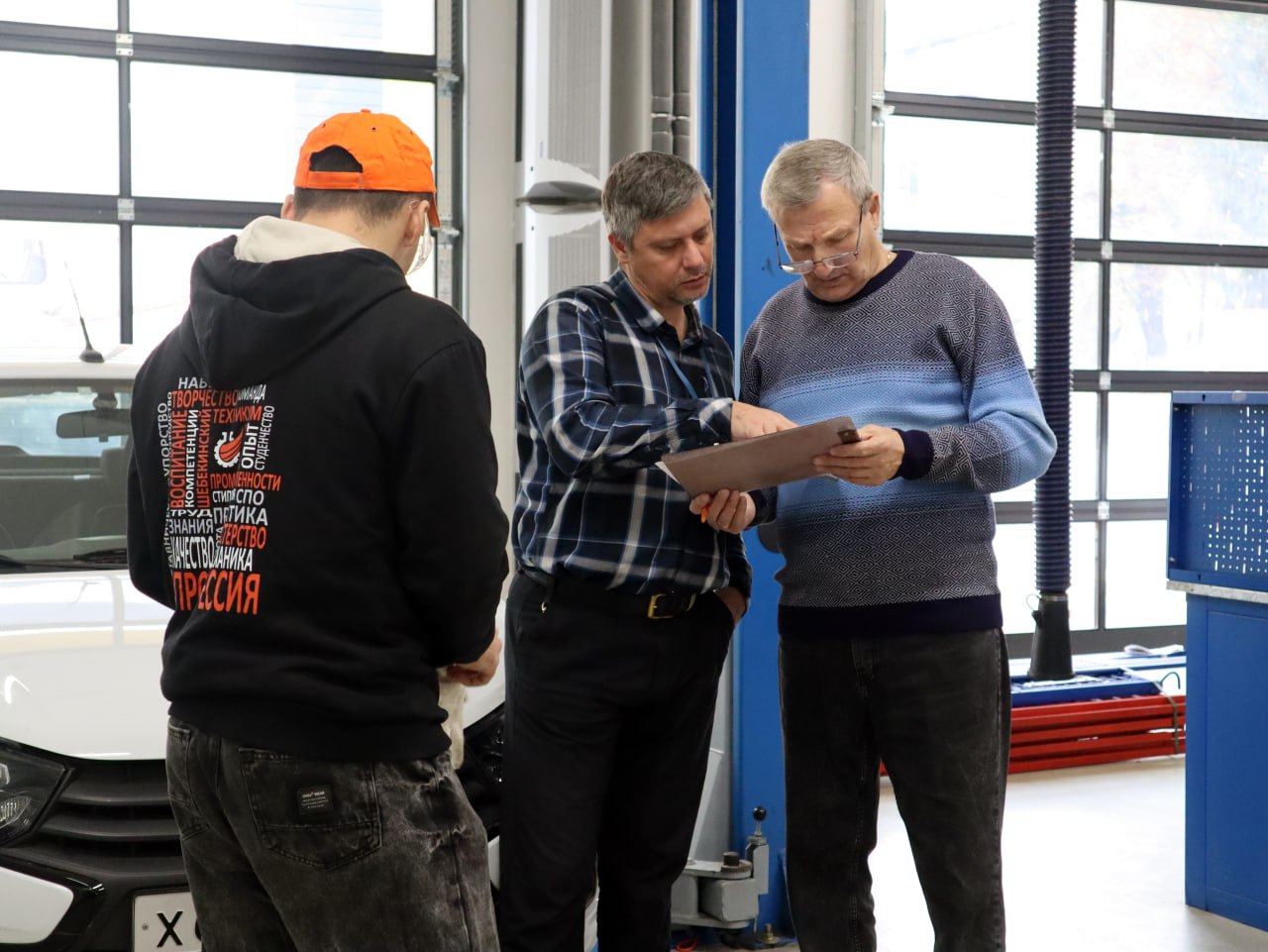 Студенты Шебекинского техникума промышленности и транспорта стали участниками конкурса профессионального мастерства «Водитель автомобиля» Студенты Шебекинского техникума промышленности и транспорта стали участниками конкурса профессионального мастерства «Водитель автомобиля»