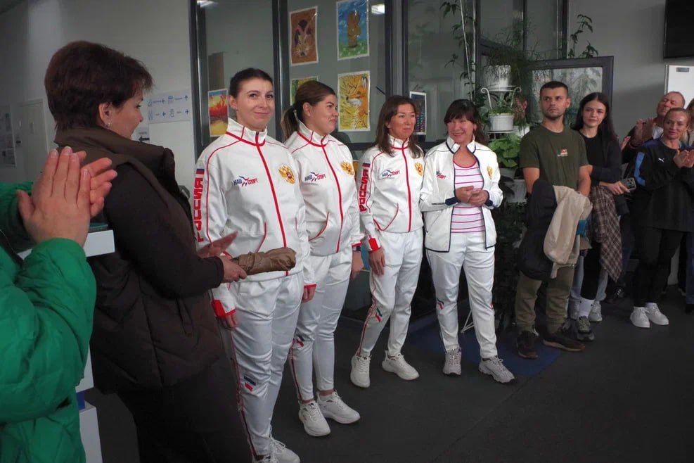 Олег Медведев: С Днём тренера!. Вместо свистков и команд — смех, рукопожатия и уютная атмосфера Олег Медведев: С Днём тренера!. Вместо свистков и команд — смех, рукопожатия и уютная атмосфера