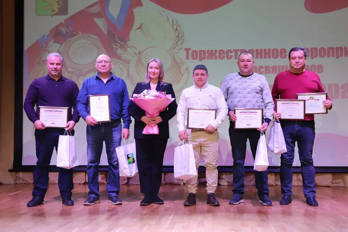 Татьяна Круглякова: В Таврово чествовали наставников спортивных побед Татьяна Круглякова: В Таврово чествовали наставников спортивных побед