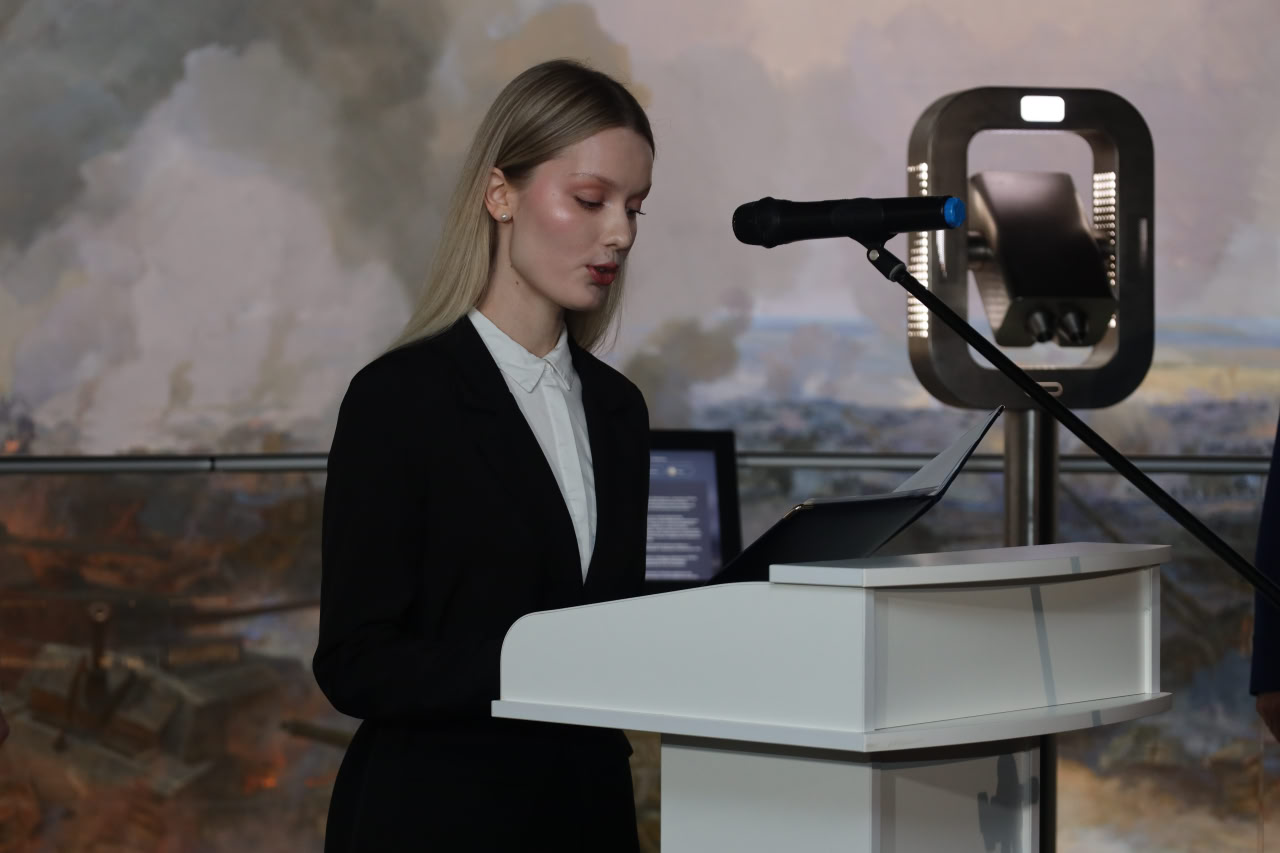 В музее-диораме «Курская битва. Белгородское направление» молодые сотрудники прокуратуры приняли Присягу на верность служения Закону и Отечеству В музее-диораме «Курская битва. Белгородское направление» молодые сотрудники прокуратуры приняли Присягу на верность служения Закону и Отечеству