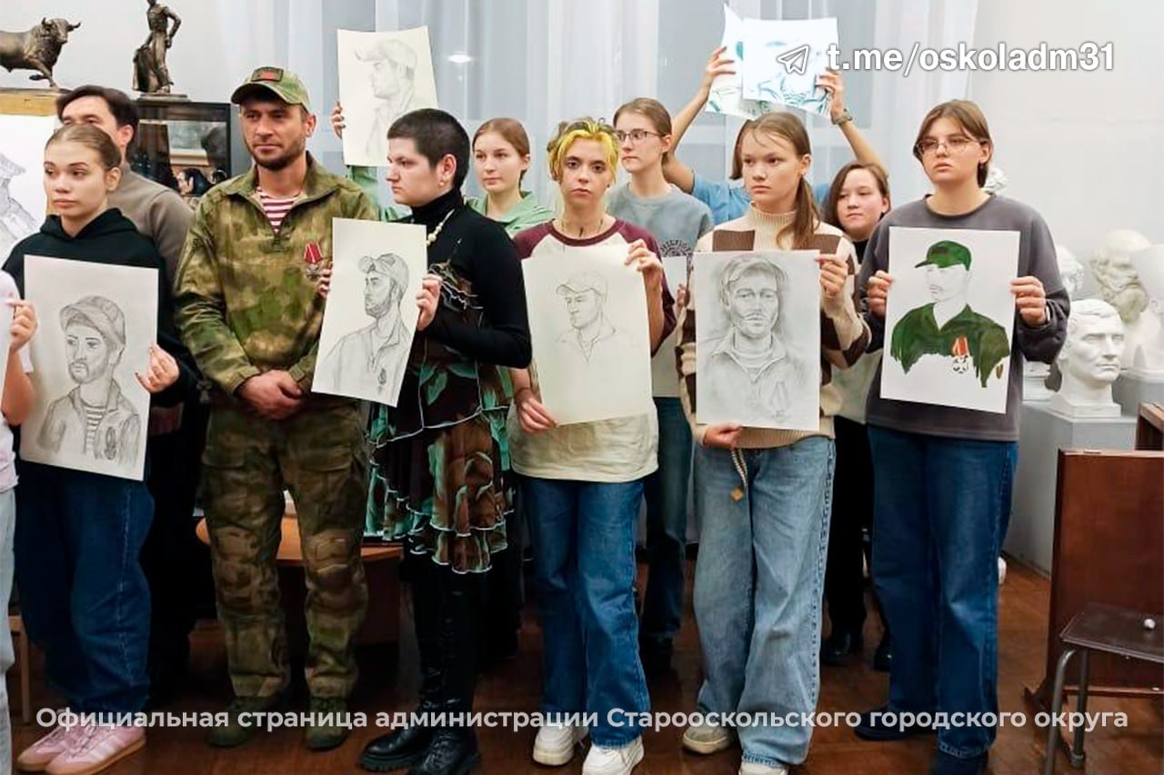 В Детской художественной школе прошла Всероссийская акция «Портрет героя» В Детской художественной школе прошла Всероссийская акция «Портрет героя»