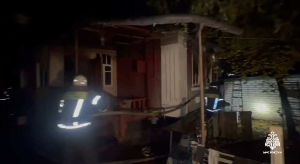 На месте пожара в Белгороде спасатели обнаружили тела двух пожилых людей