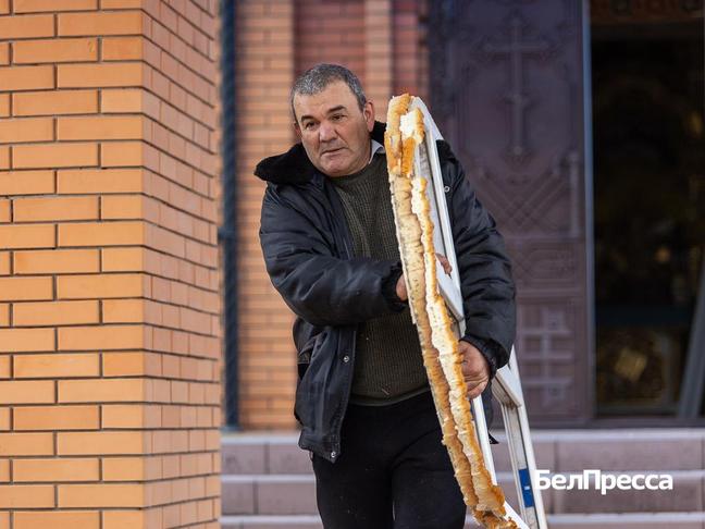 В Шебекинском округе, несмотря на сложную погоду и обстановку, продолжается восстановление объектов, пострадавших от обстрелов ВСУ В Шебекинском округе, несмотря на сложную погоду и обстановку, продолжается восстановление объектов, пострадавших от обстрелов ВСУ