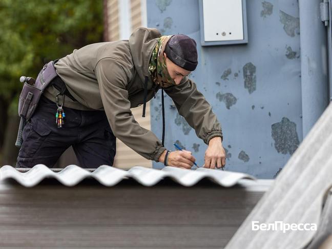 В Шебекинском округе, несмотря на сложную погоду и обстановку, продолжается восстановление объектов, пострадавших от обстрелов ВСУ В Шебекинском округе, несмотря на сложную погоду и обстановку, продолжается восстановление объектов, пострадавших от обстрелов ВСУ
