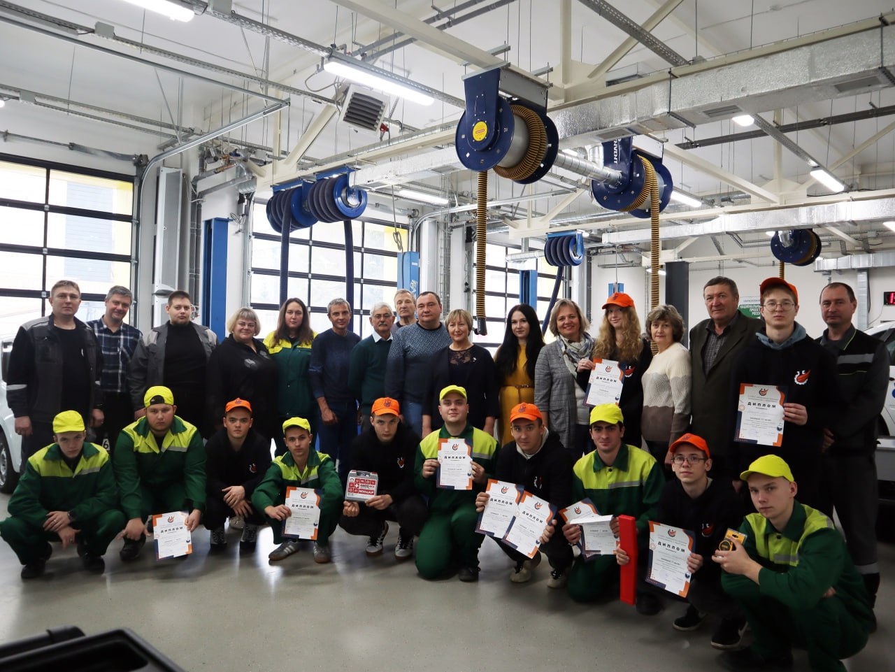 Студенты Шебекинского техникума промышленности и транспорта стали участниками конкурса профессионального мастерства «Водитель автомобиля» Студенты Шебекинского техникума промышленности и транспорта стали участниками конкурса профессионального мастерства «Водитель автомобиля»