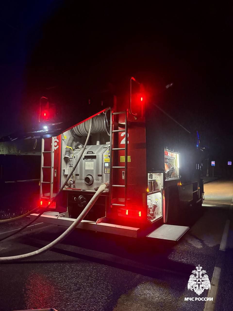 За прошедшие сутки на территории региона зарегистрировано 4 пожара, 1 из которых произошёл в жилом помещении За прошедшие сутки на территории региона зарегистрировано 4 пожара, 1 из которых произошёл в жилом помещении