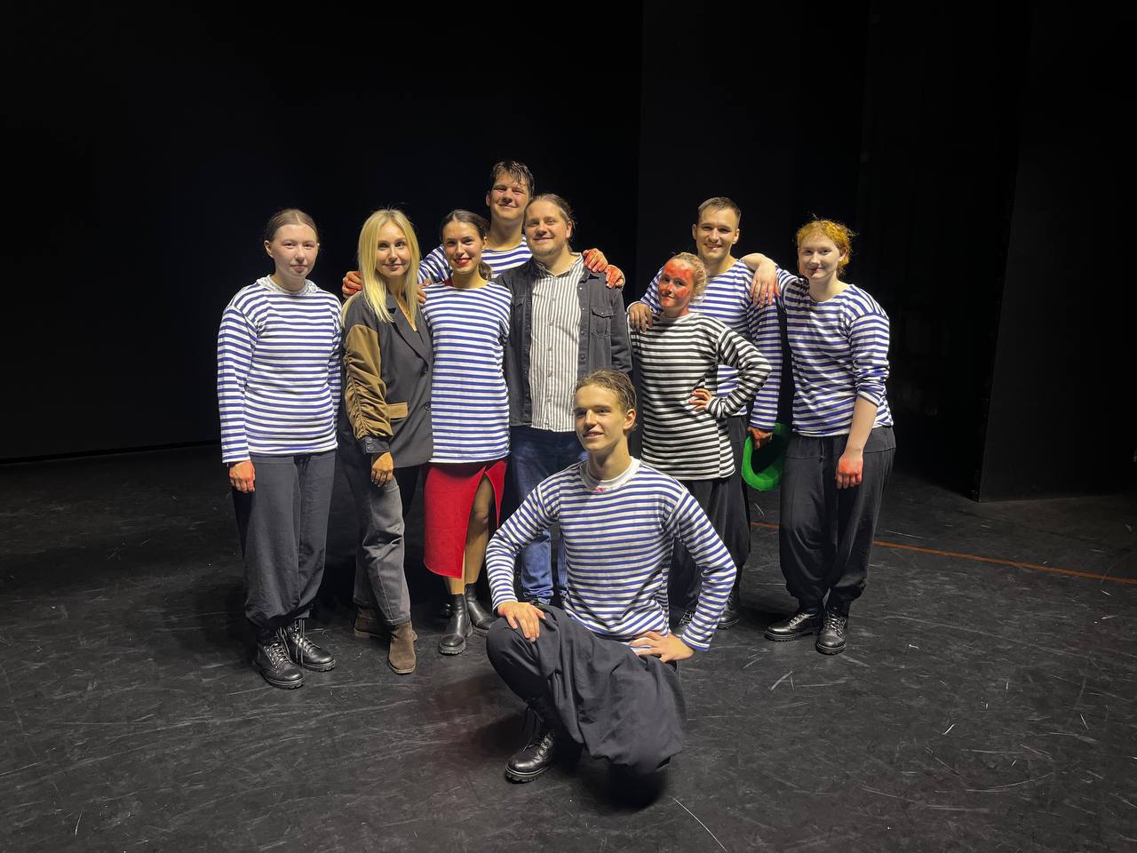 Татьяна Киреева: В ЦМИ состоялась премьера первого спектакля , созданного в рамках проекта «Арт-лаборатория молодых творцов «Пограничное искусство: Курск и Белгород» — творческого эксперимента по созданию молодёжных... Татьяна Киреева: В ЦМИ состоялась премьера первого спектакля , созданного в рамках проекта «Арт-лаборатория молодых творцов «Пограничное искусство: Курск и Белгород» — творческого эксперимента по созданию молодёжных...