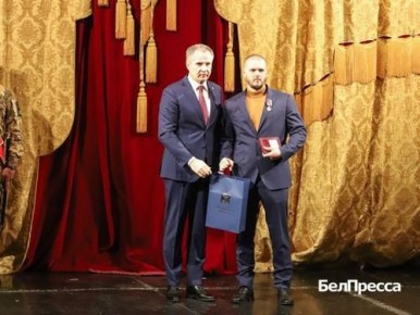 Вячеслав Гладков вручил награды бойцам белгородского отряда «Орлан»