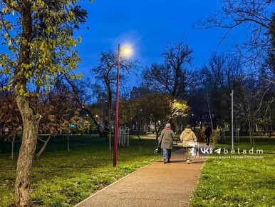 В самых популярных парках Белгорода работу уличного освещения сохранят