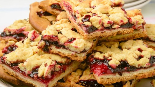 Так мама в детстве готовила: от этого тертого пирога с вареньем невозможно оторваться