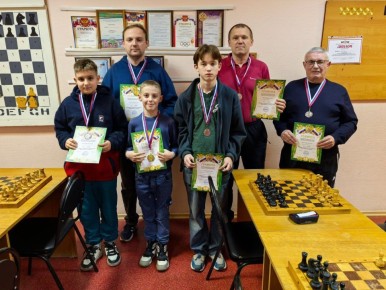 Олег Медведев: В честь праздника Дня народного единства состоялся шахматный турнир, собравший 12 участников