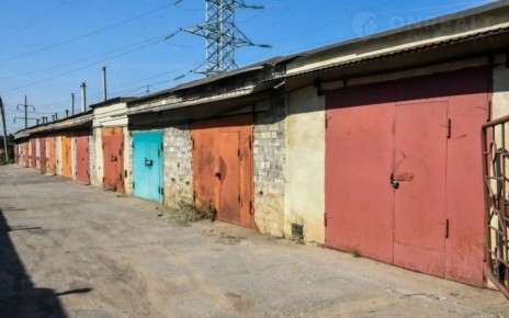 Почему россияне массово скупают гаражи в условиях нехватки парковки?