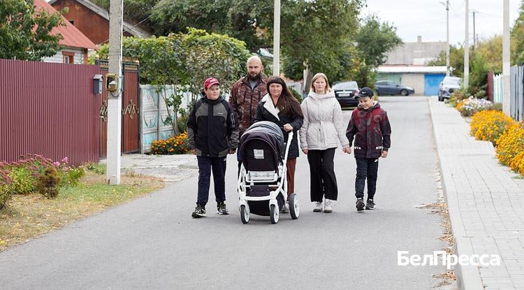 «Мы справимся!». Супруги Елена и Дмитрий Маматовы 7 лет назад взяли под опеку Алину – двоюродную сестру главы семейства