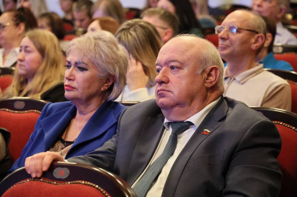 Ко Дню народного единства в городе Белгороде состоялось торжественное мероприятие, посвященное этому праздничному событию Ко Дню народного единства в городе Белгороде состоялось торжественное мероприятие, посвященное этому праздничному событию