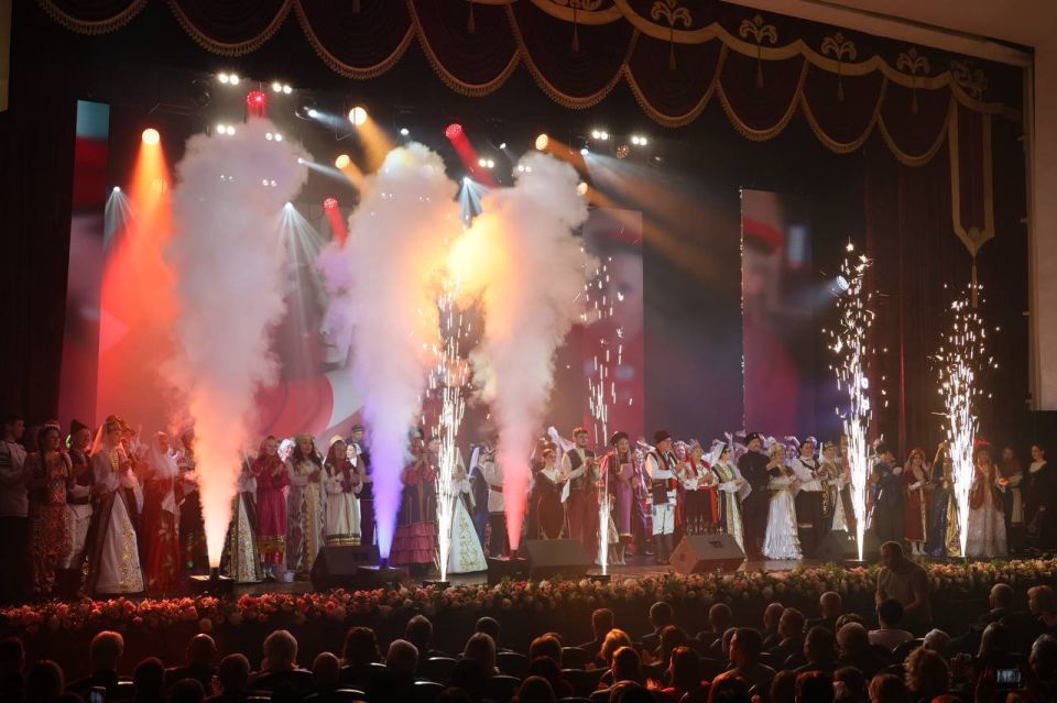 Ко Дню народного единства в городе Белгороде состоялось торжественное мероприятие, посвященное этому праздничному событию