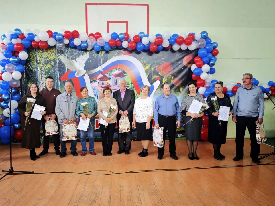 Николай Нестеров: С большим удовольствием поздравил жителей села Плоское с Днём села и престольным праздником Николай Нестеров: С большим удовольствием поздравил жителей села Плоское с Днём села и престольным праздником