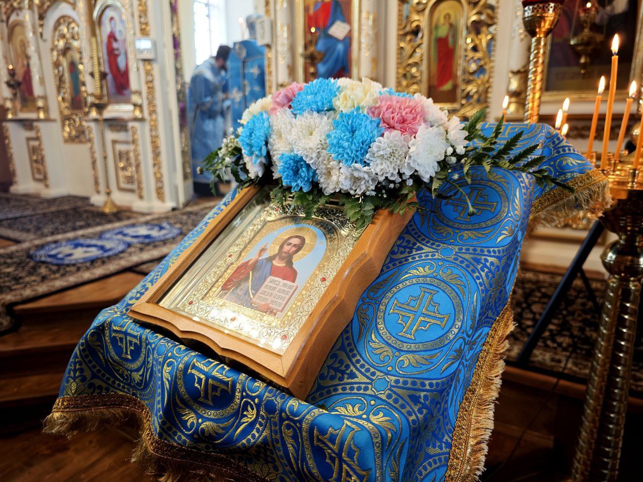 Сегодня православный праздник Казанской иконы Божией Матери,  жители сёл Казанка, Сидоровка и Плоское отмечают престольный праздник