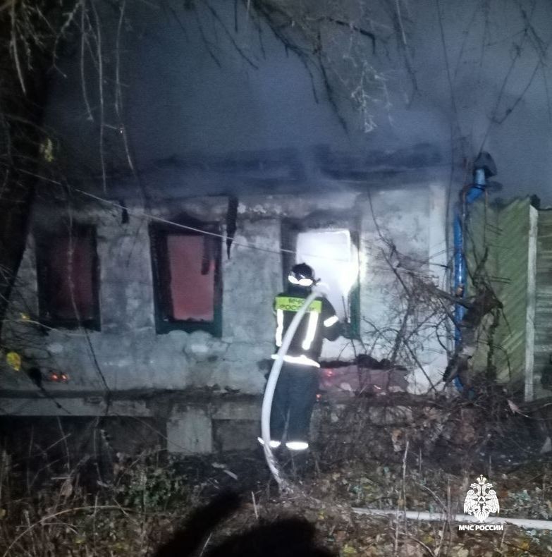 За прошедшие сутки на территории региона зарегистрировано 4 пожара, 1 из которых произошл в жилом помещении За прошедшие сутки на территории региона зарегистрировано 4 пожара, 1 из которых произошл в жилом помещении