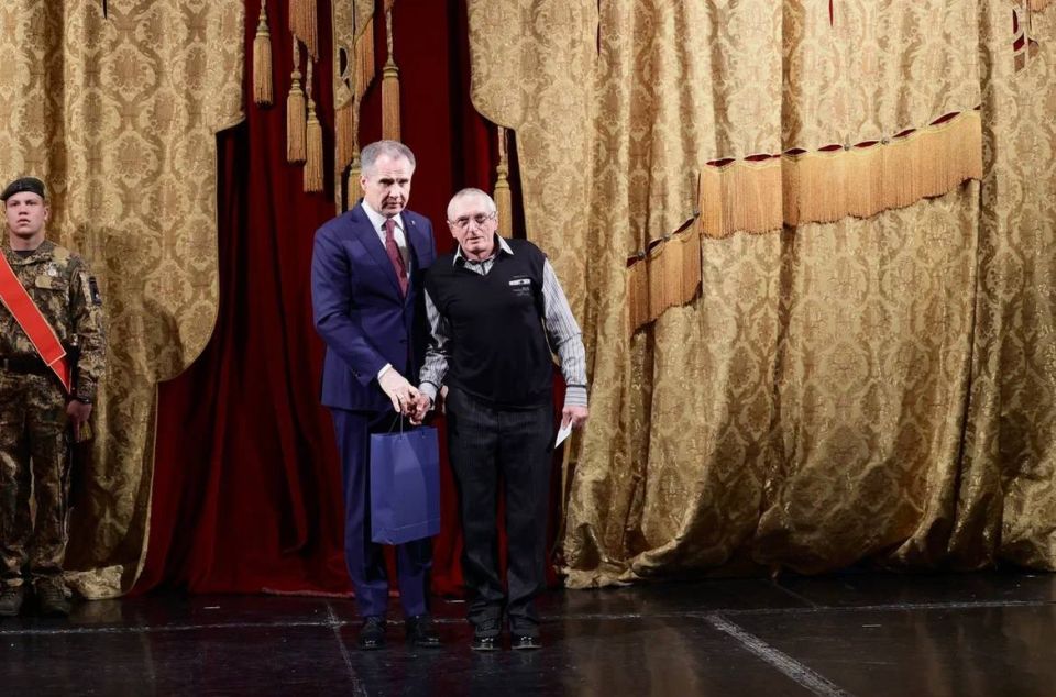 В преддверии Дня народного единства чествовали истинных патриотов, отважных защитников своего дома и родной земли - сотрудников отряда «Орлан» В преддверии Дня народного единства чествовали истинных патриотов, отважных защитников своего дома и родной земли - сотрудников отряда «Орлан»