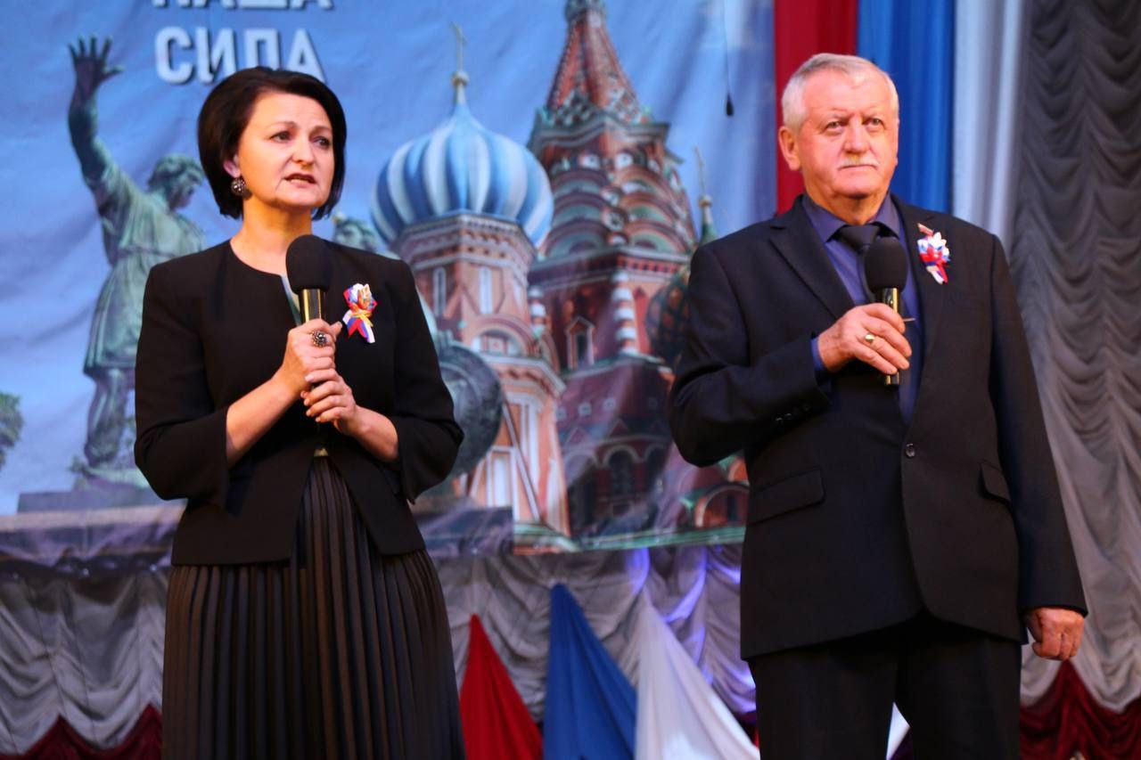 «В единстве наша сила». В День народного единства в центре культурного развития состоялся праздничный концерт «Слово во славу единства» «В единстве наша сила». В День народного единства в центре культурного развития состоялся праздничный концерт «Слово во славу единства»