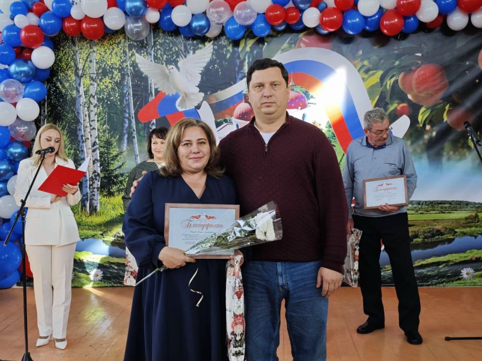 Николай Нестеров: С большим удовольствием поздравил жителей села Плоское с Днём села и престольным праздником Николай Нестеров: С большим удовольствием поздравил жителей села Плоское с Днём села и престольным праздником