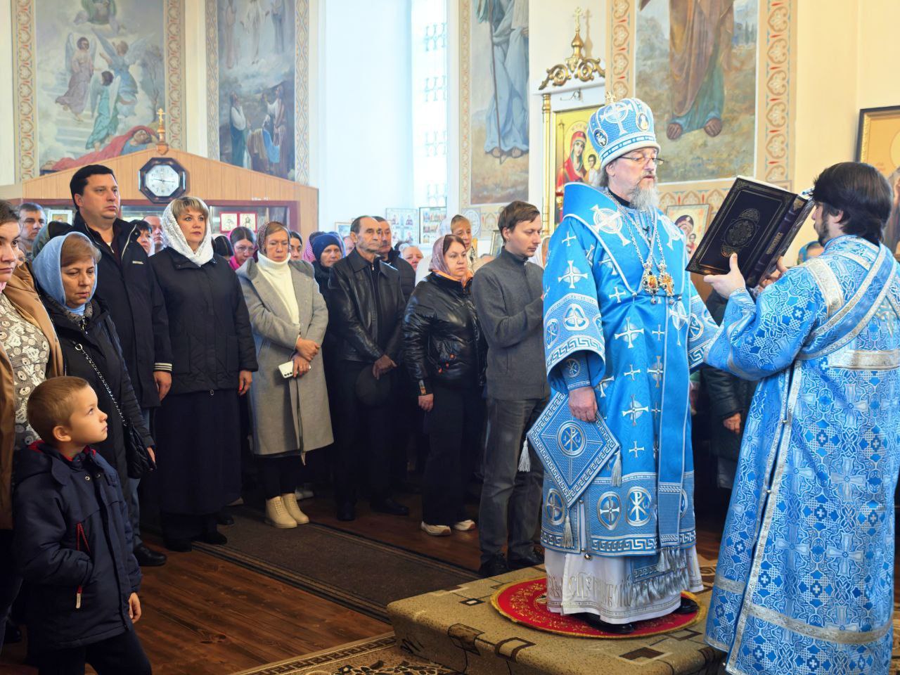 Сегодня православный праздник Казанской иконы Божией Матери,  жители сёл Казанка, Сидоровка и Плоское отмечают престольный праздник Сегодня православный праздник Казанской иконы Божией Матери,  жители сёл Казанка, Сидоровка и Плоское отмечают престольный праздник